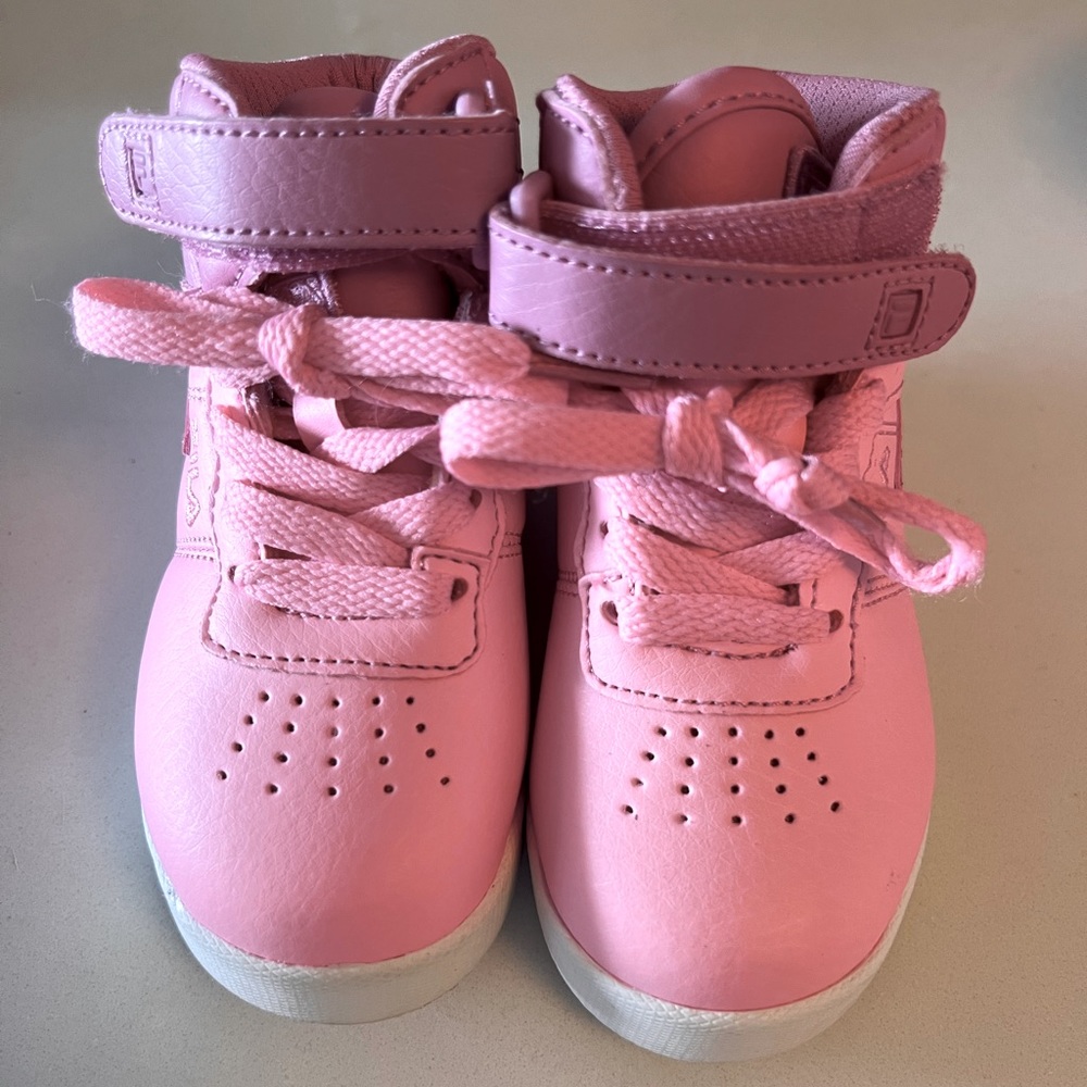 Pink FILA high tops Tolder size US 6